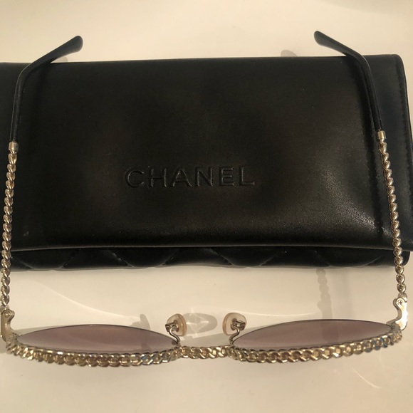 Chanel sunglasses - Picture 4 of 8